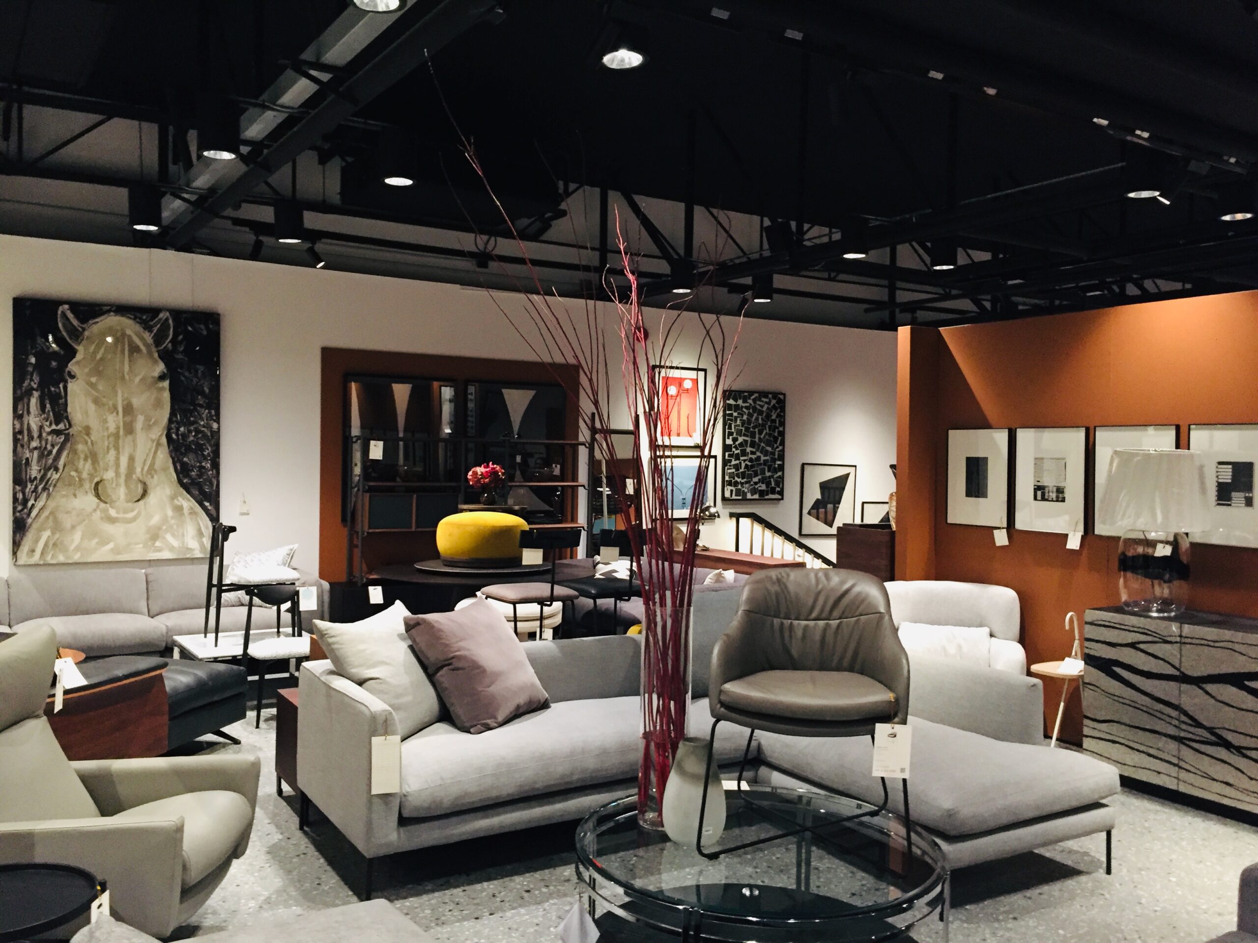 OUTLET 61 SHOWROOM