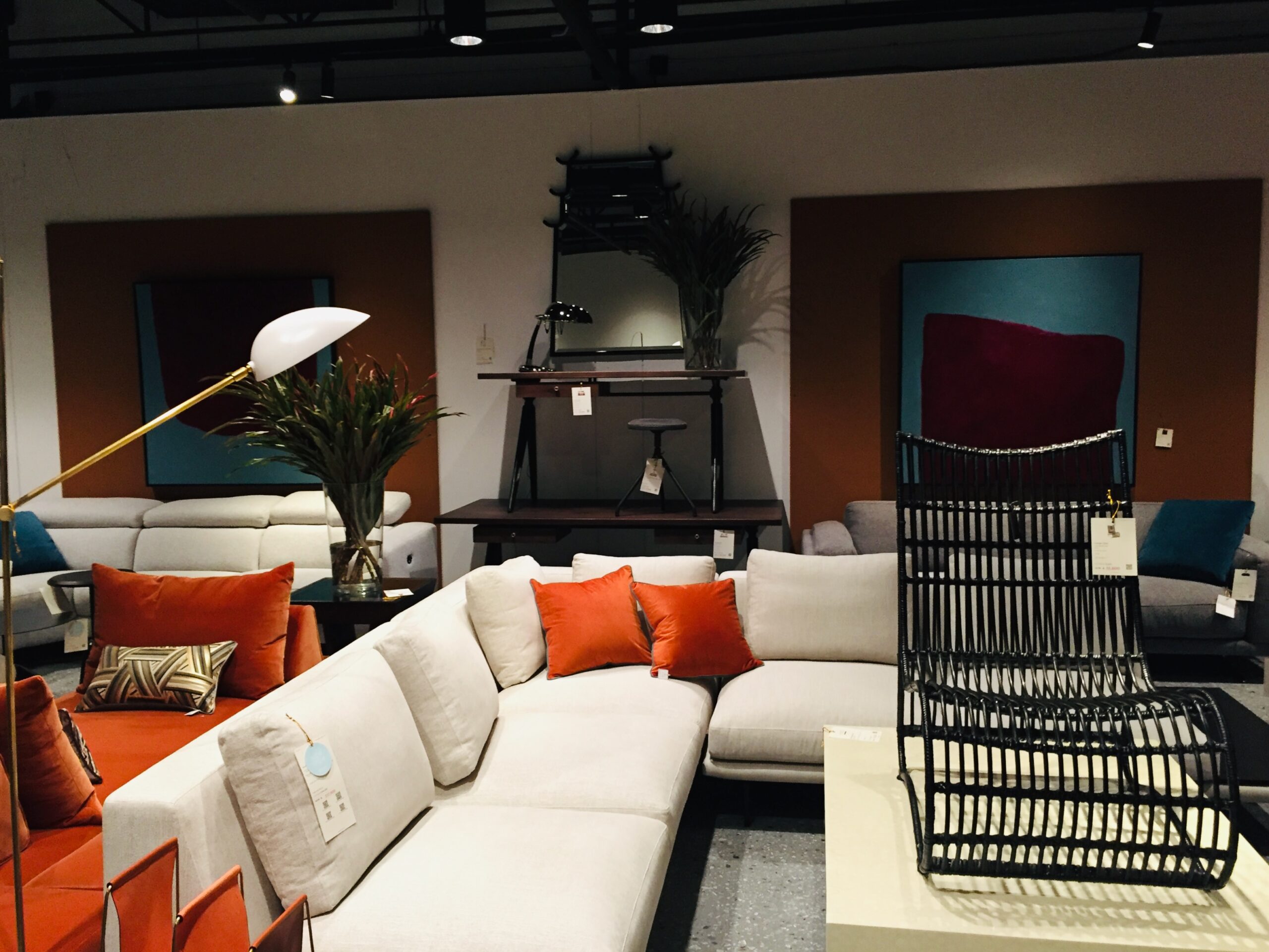 OUTLET 61 SHOWROOM