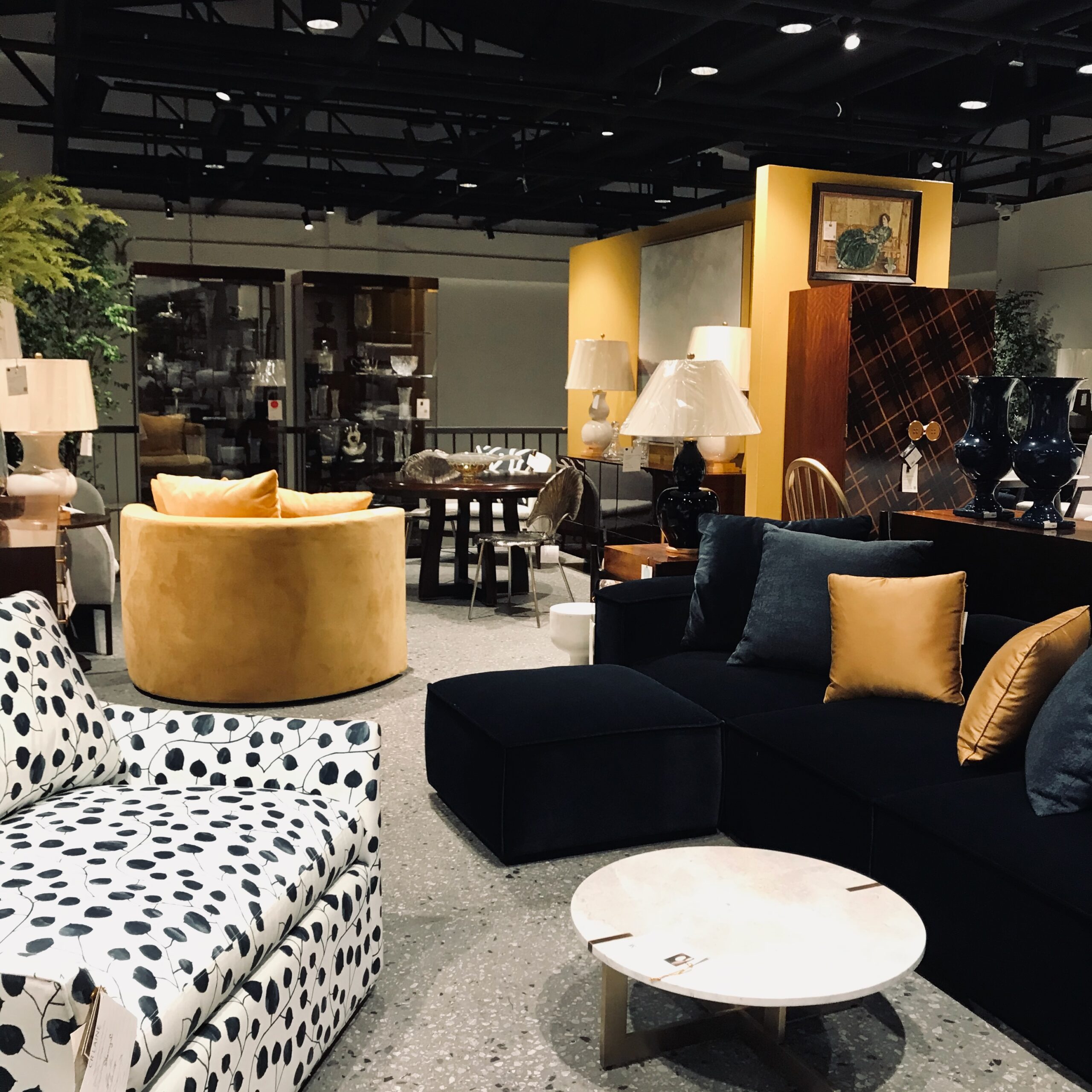 OUTLET 61 SHOWROOM 2020