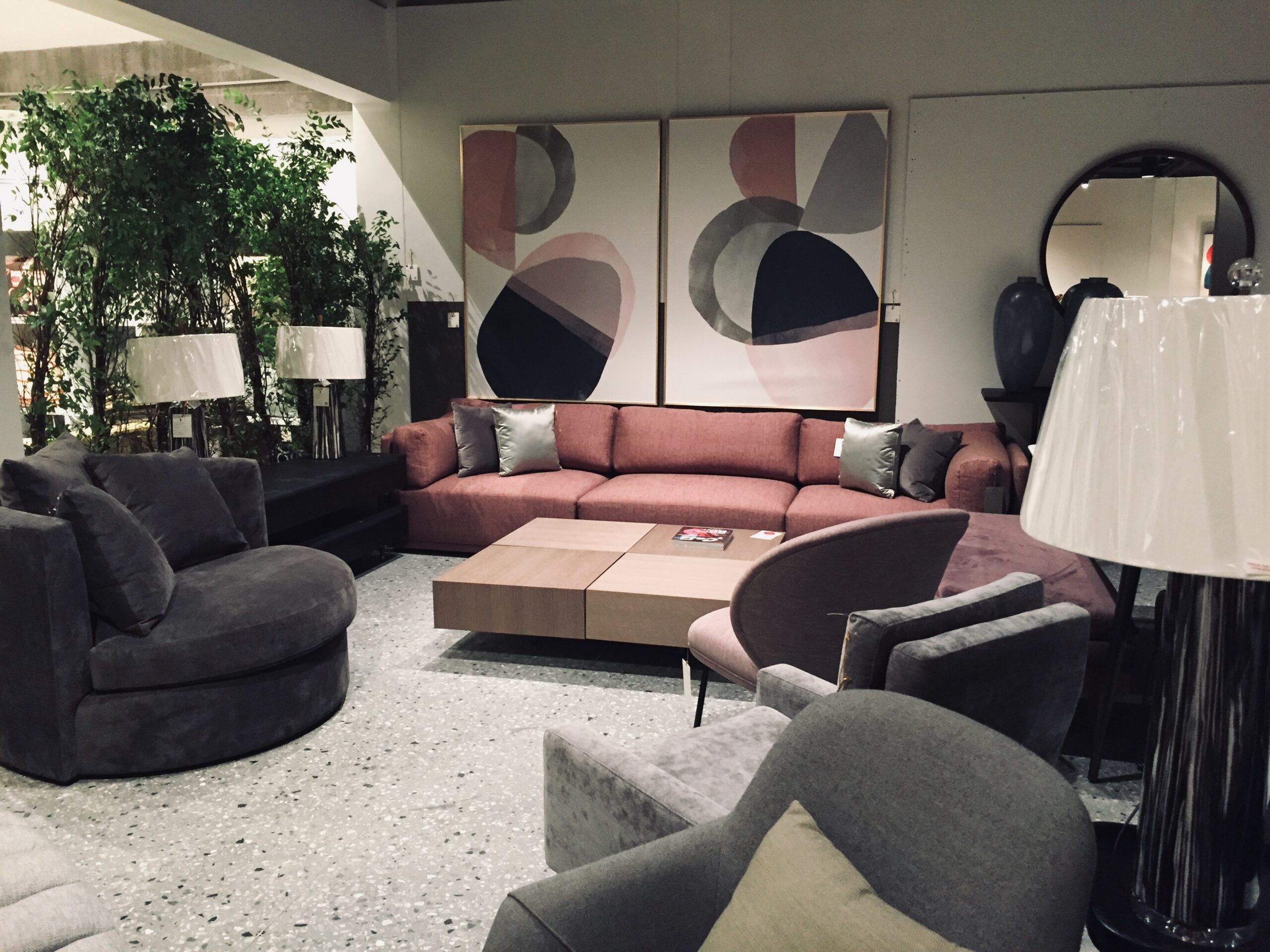 OUTLET 61 SHOWROOM 2020
