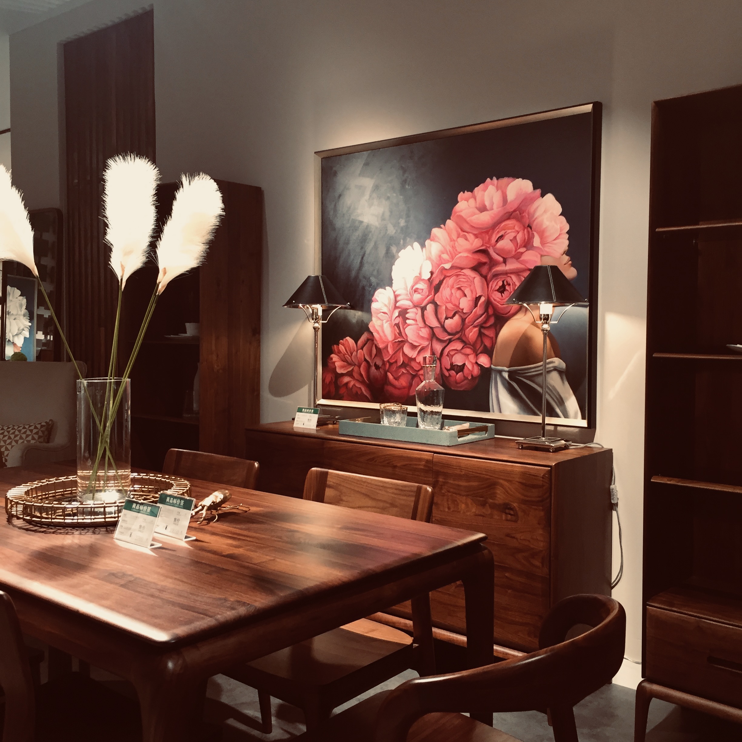 TASTE OF LIFE SHOWROOM